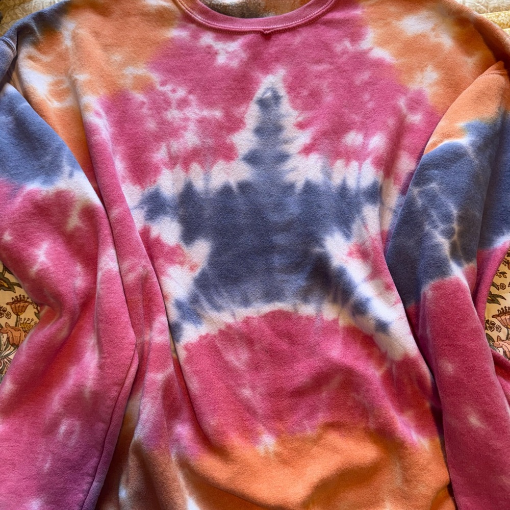 Cute UO star sweatshirt!!!